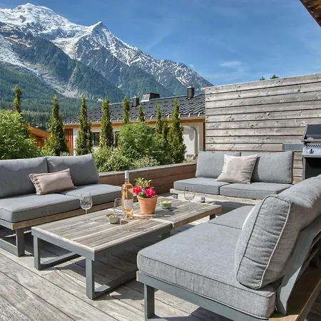 Beautiful With Jacuzzi In Holiday home