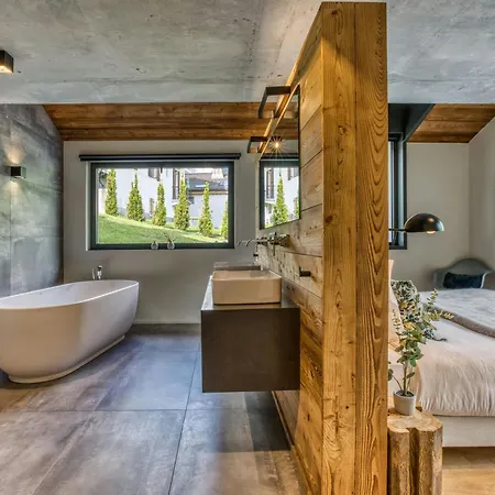 Beautiful With Jacuzzi In